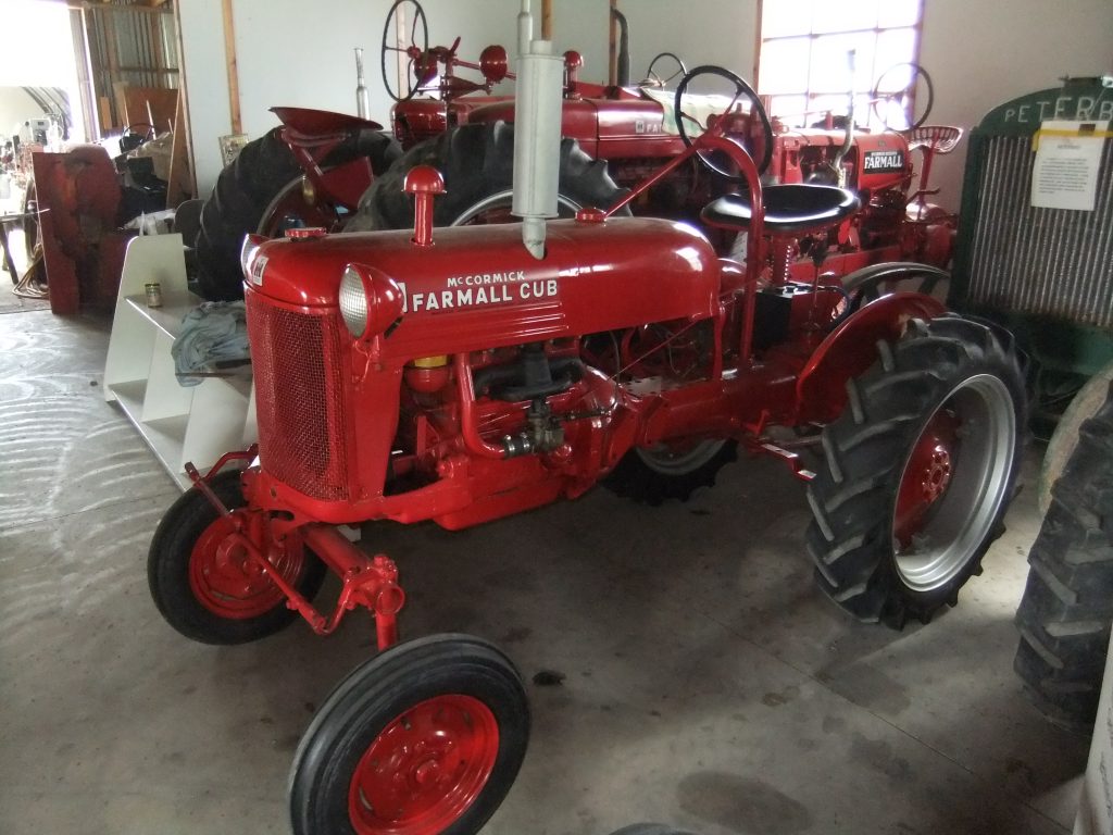 vintage tractor higgins hertiage park