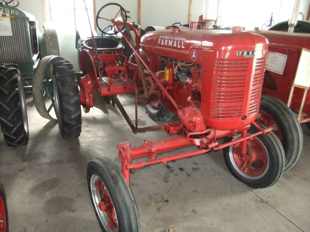 vintage tractor at higgins hertiage park